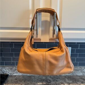 Tod’s Tan Leather Hobo Shoulder Bag